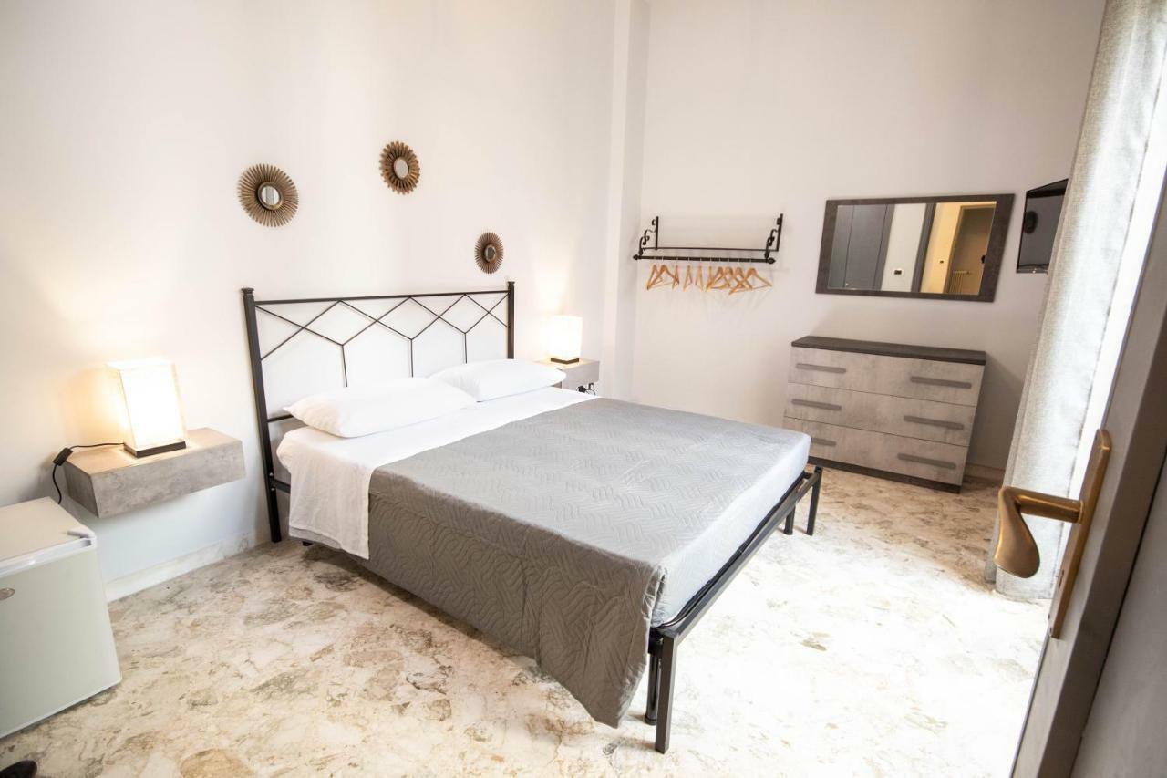 Bed and Breakfast Rudiae Boutique à Lecce Chambre photo